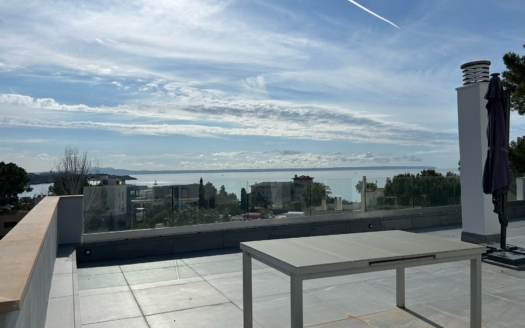 Ático en una zona tranquila en Cas Catala con fabulosas vistas al mar