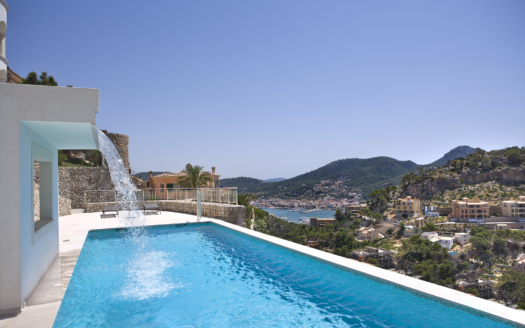 Exclusive penthouse in Port Andratx in a private, elegant residential complex