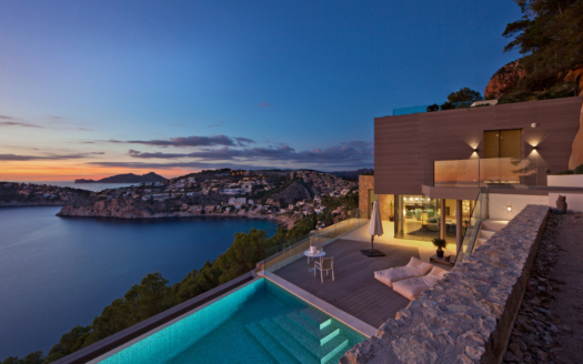 Villa contemporánea de lujo con espectaculares vistas al mar en Port Andratx