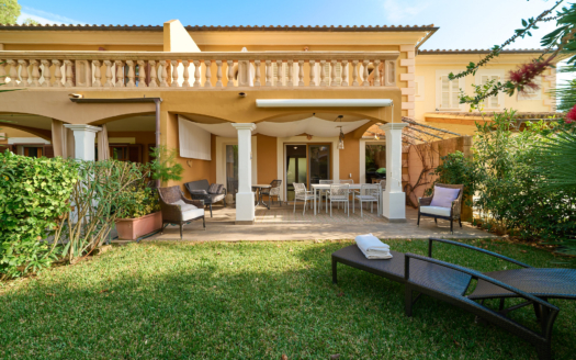 Charmantes Chalet in Anlage in Santa Ponsa mit Garten und schöner Poolanlage