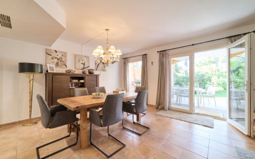 Charmantes Chalet in Anlage in Santa Ponsa mit Garten und schöner Poolanlage