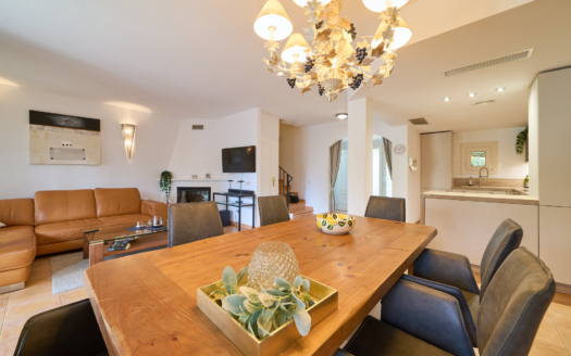 Charmantes Chalet in Anlage in Santa Ponsa mit Garten und schöner Poolanlage