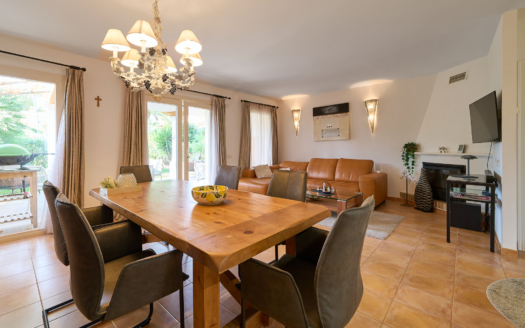 Charmantes Chalet in Anlage in Santa Ponsa mit Garten und schöner Poolanlage